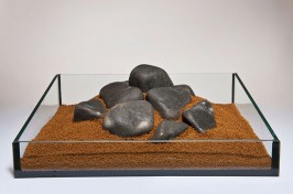 S-036-Schwarzer-Findling